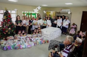 Sicredi Dexis mobiliza agências em campanha de Natal para arrecadação de donativos